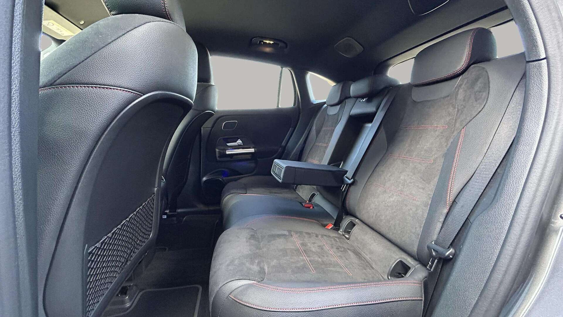 Grå Mercedes EQA250+ fra 2026