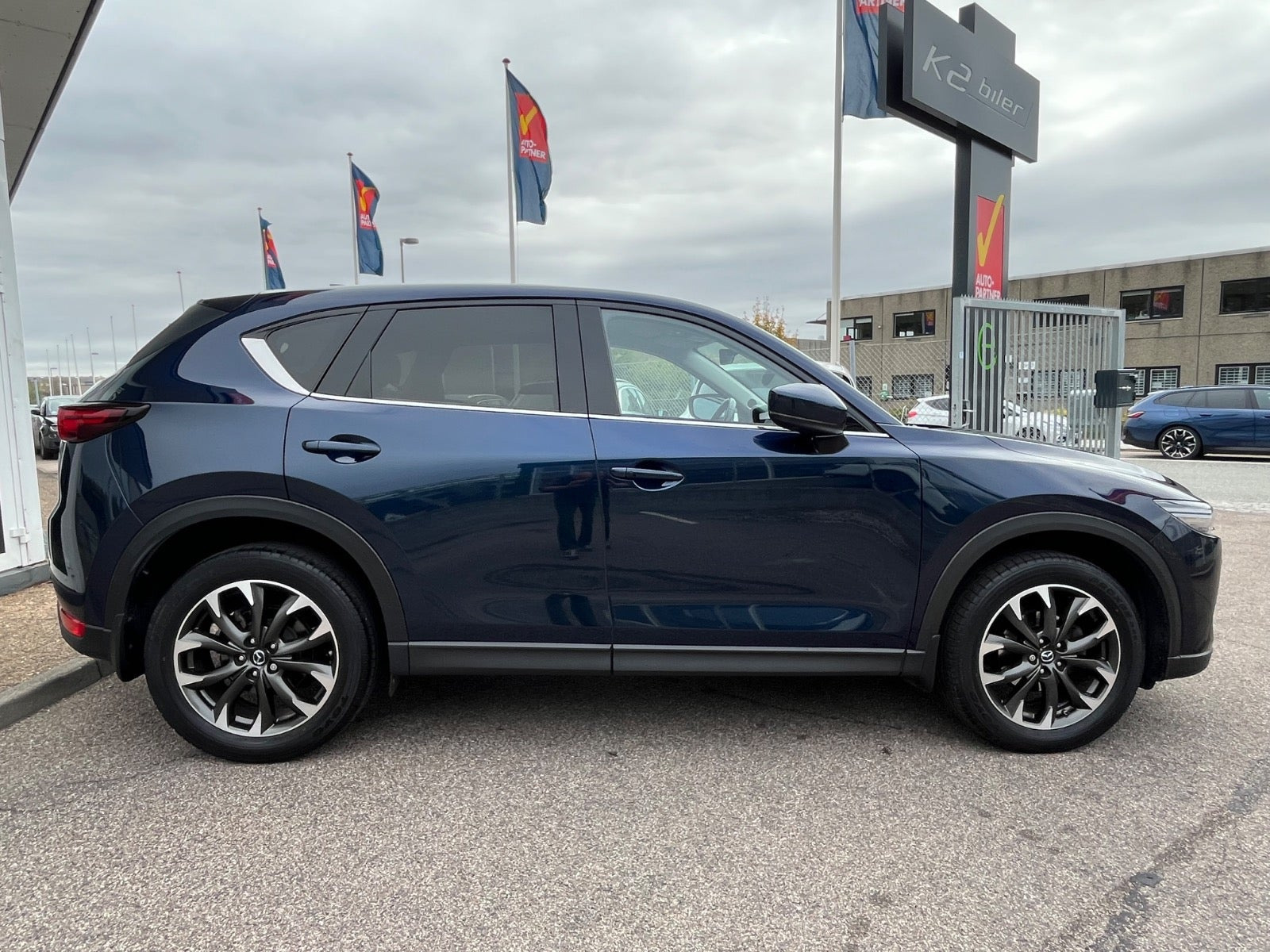 Blå Mazda CX-5 fra 2021