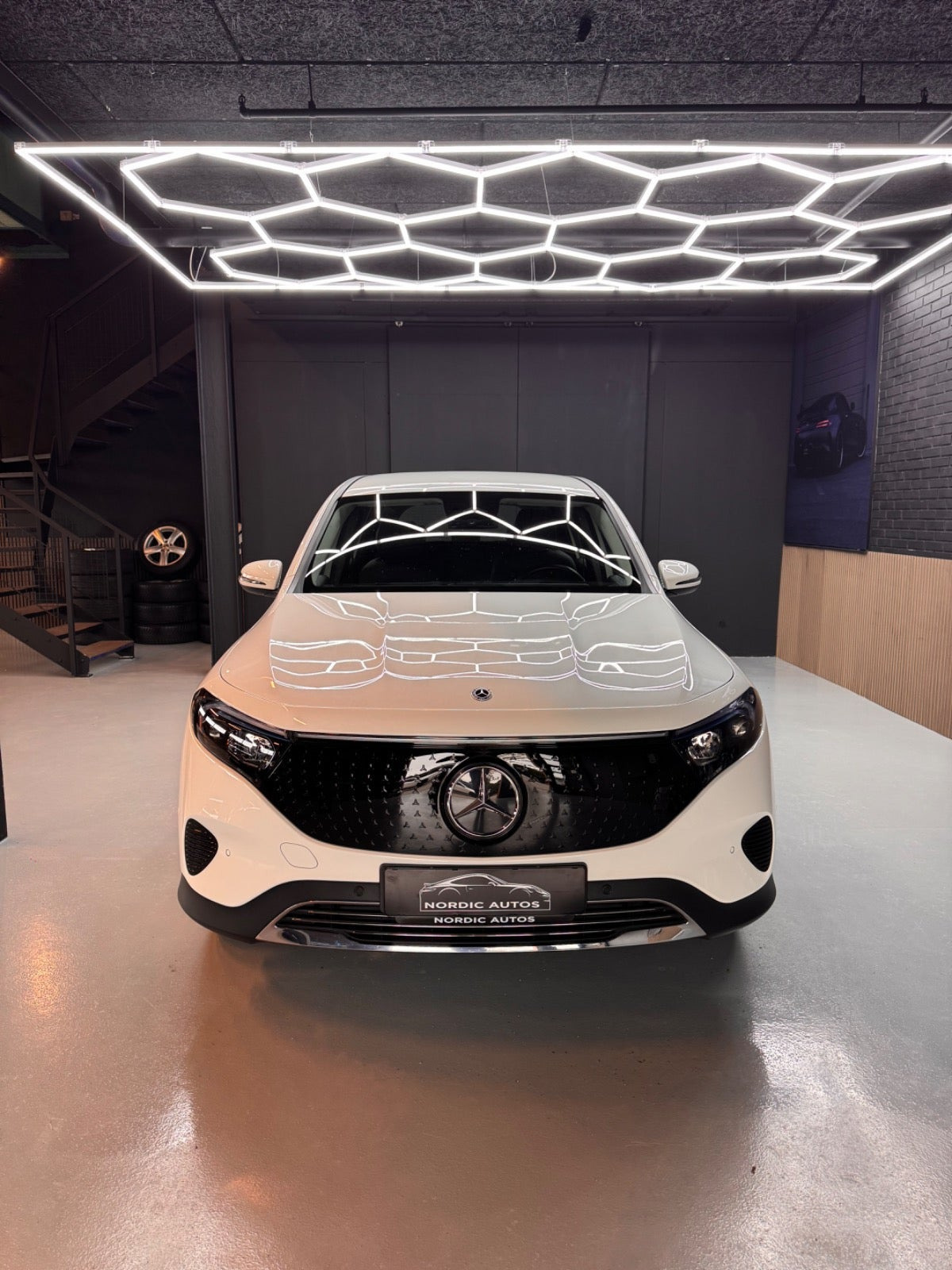 Hvid Mercedes EQB250+ fra 2025