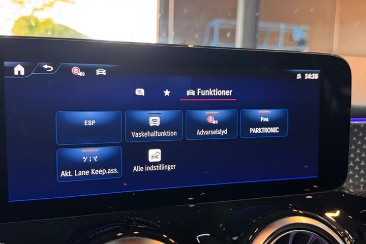 Hvid Mercedes EQB250+ fra 2025