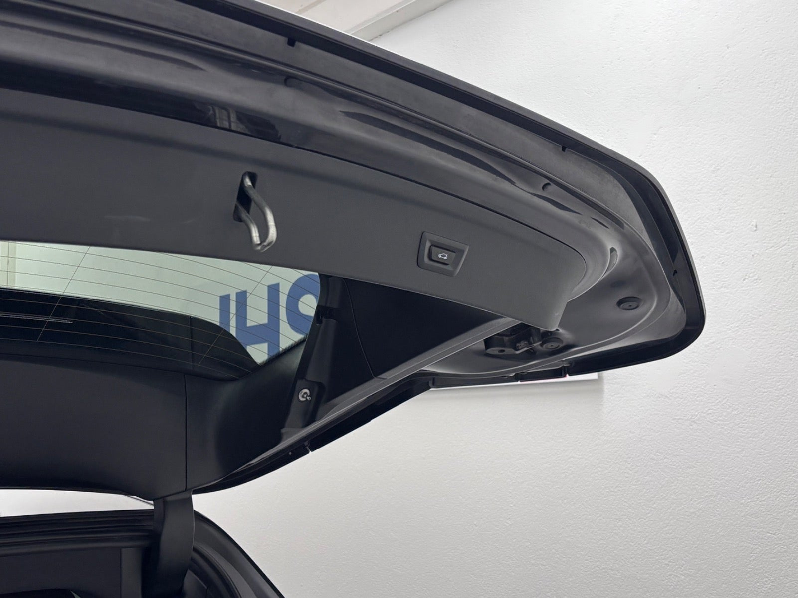 Grå BMW iX fra 2022