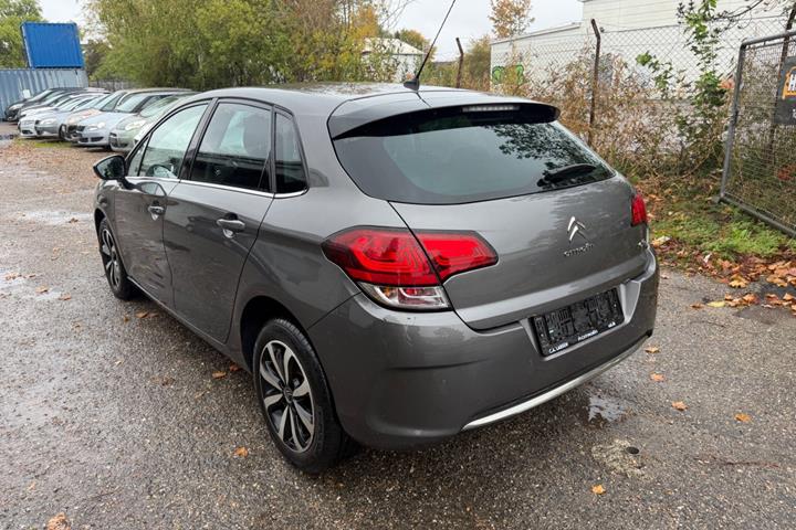 Grøn Citroën C4 fra 2018