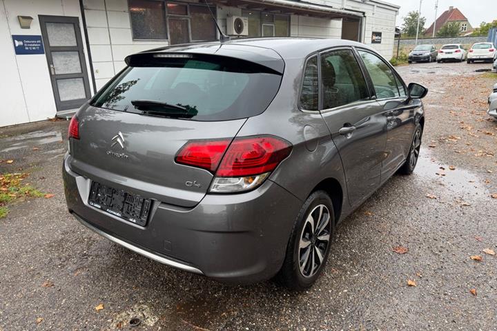 Grøn Citroën C4 fra 2018