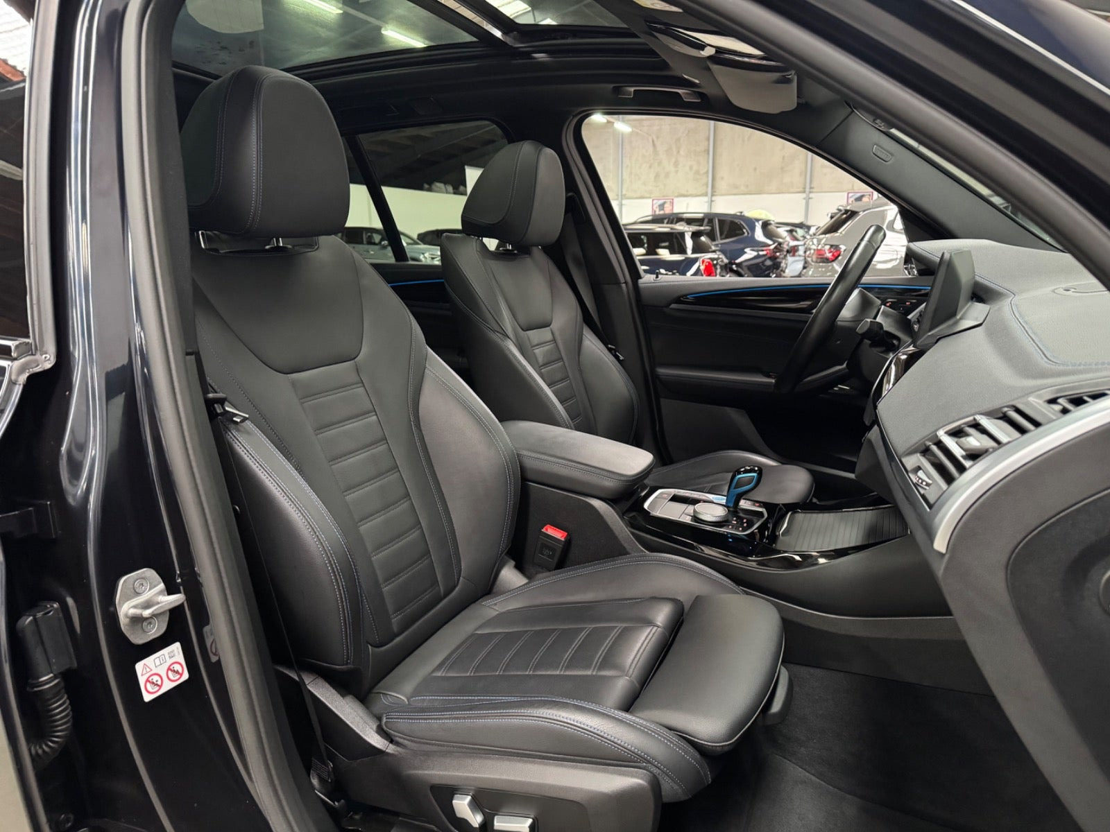 Sort BMW iX3 fra 2022