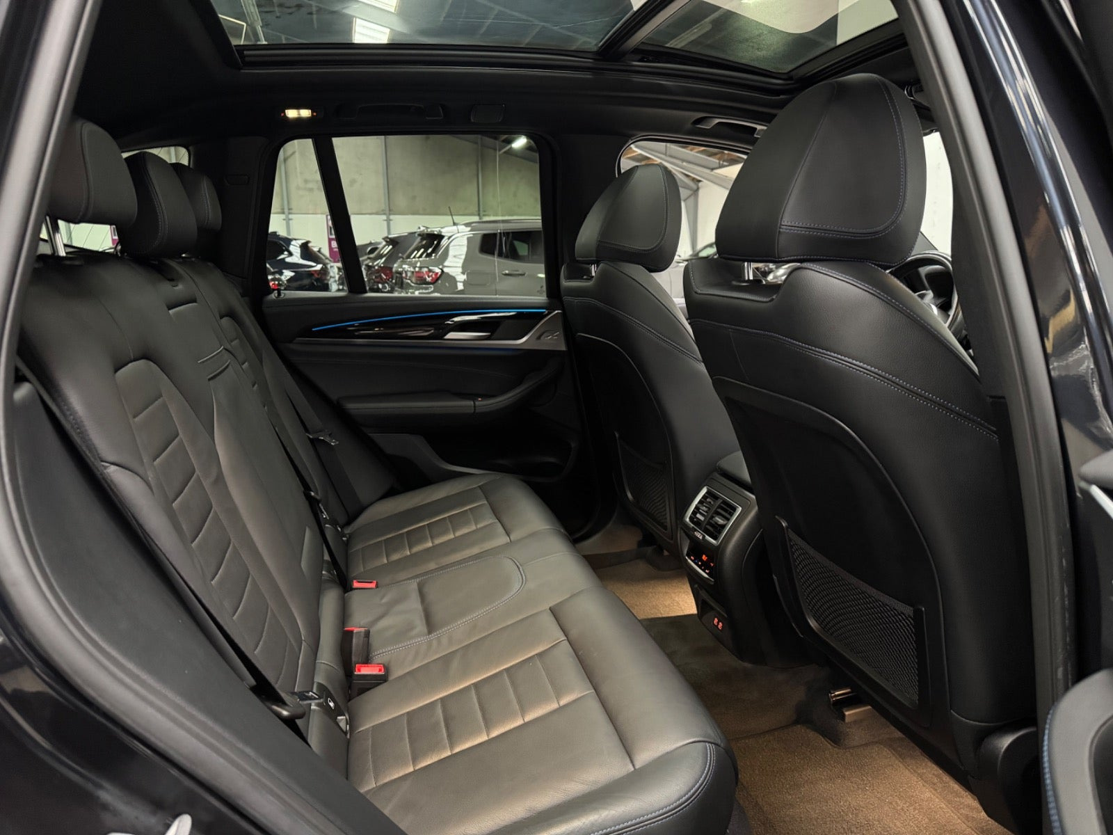 Sort BMW iX3 fra 2022