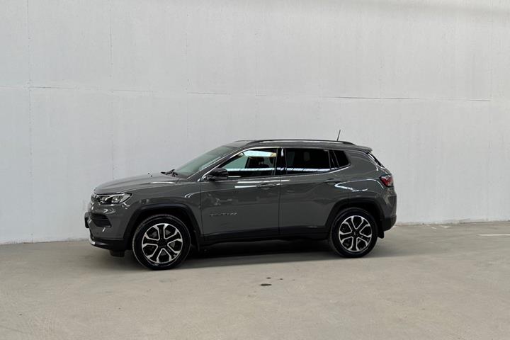 Grå Jeep Compass fra 2021