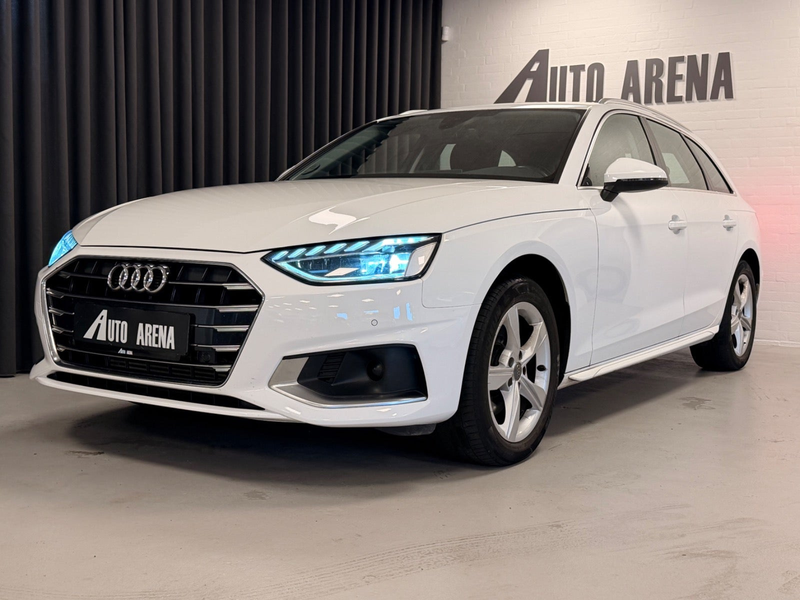 Hvid Audi A4 fra 2020