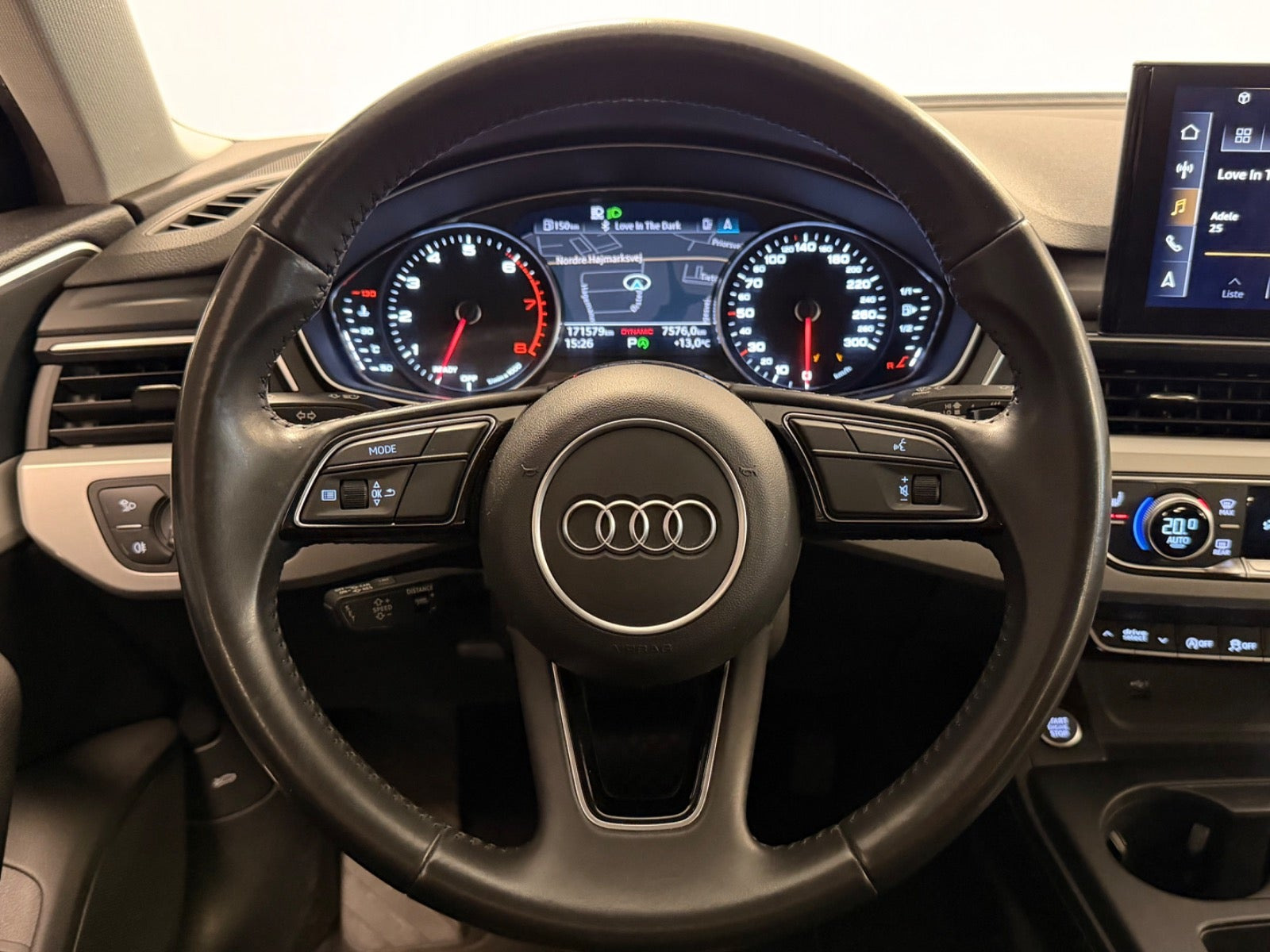Hvid Audi A4 fra 2020