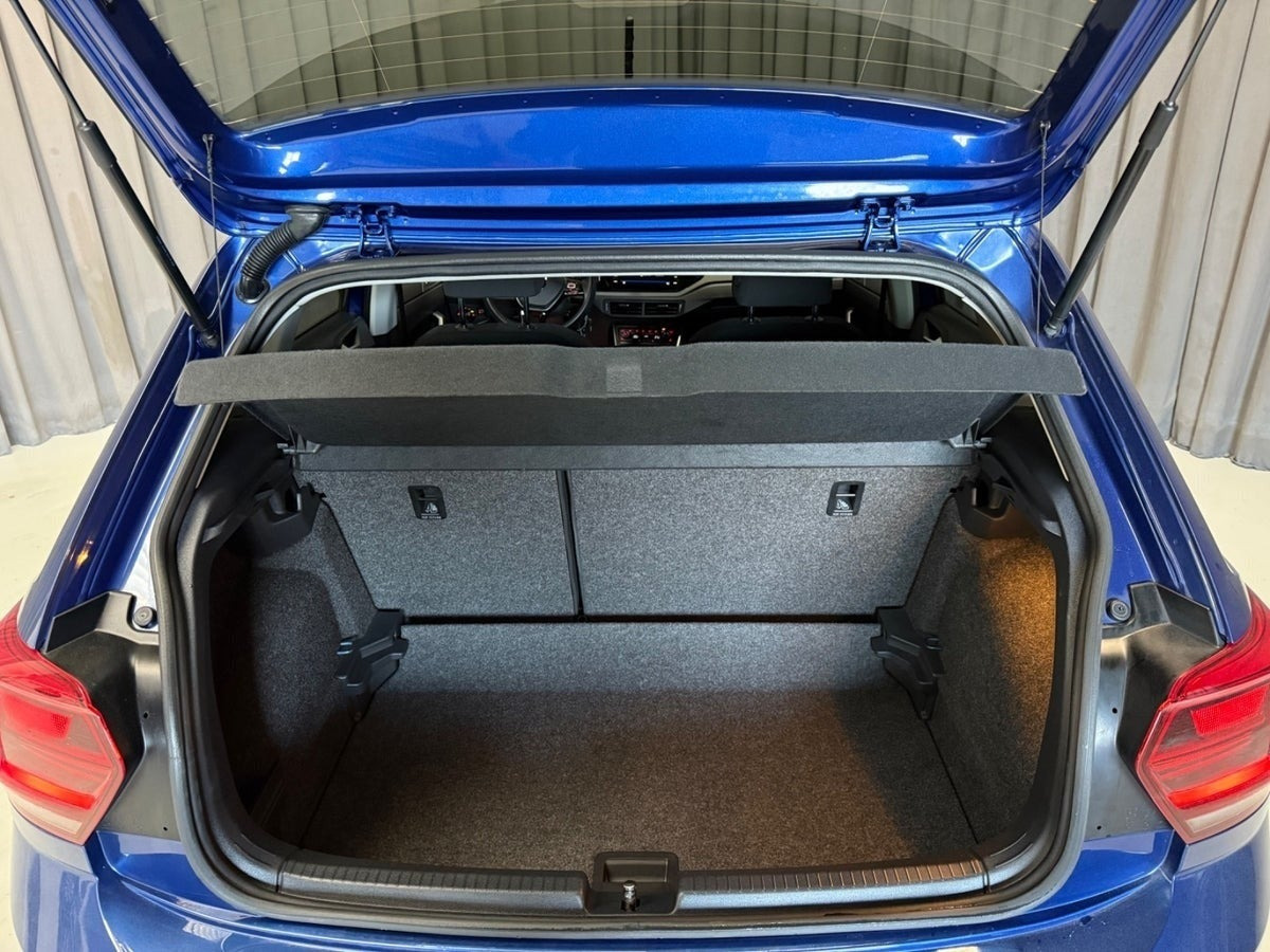 Blå VW Polo fra 2019