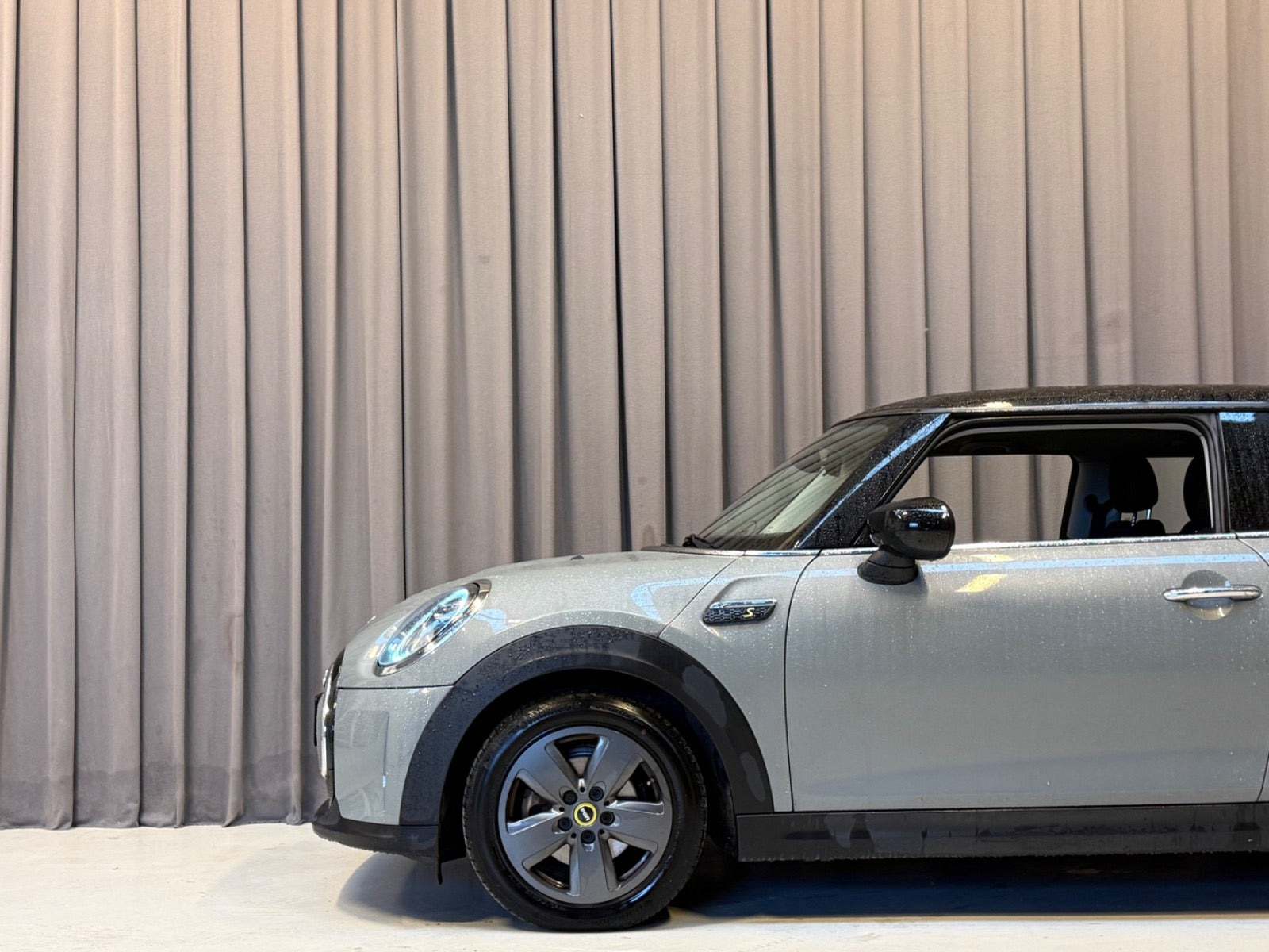 Grå Mini Cooper SE fra 2022