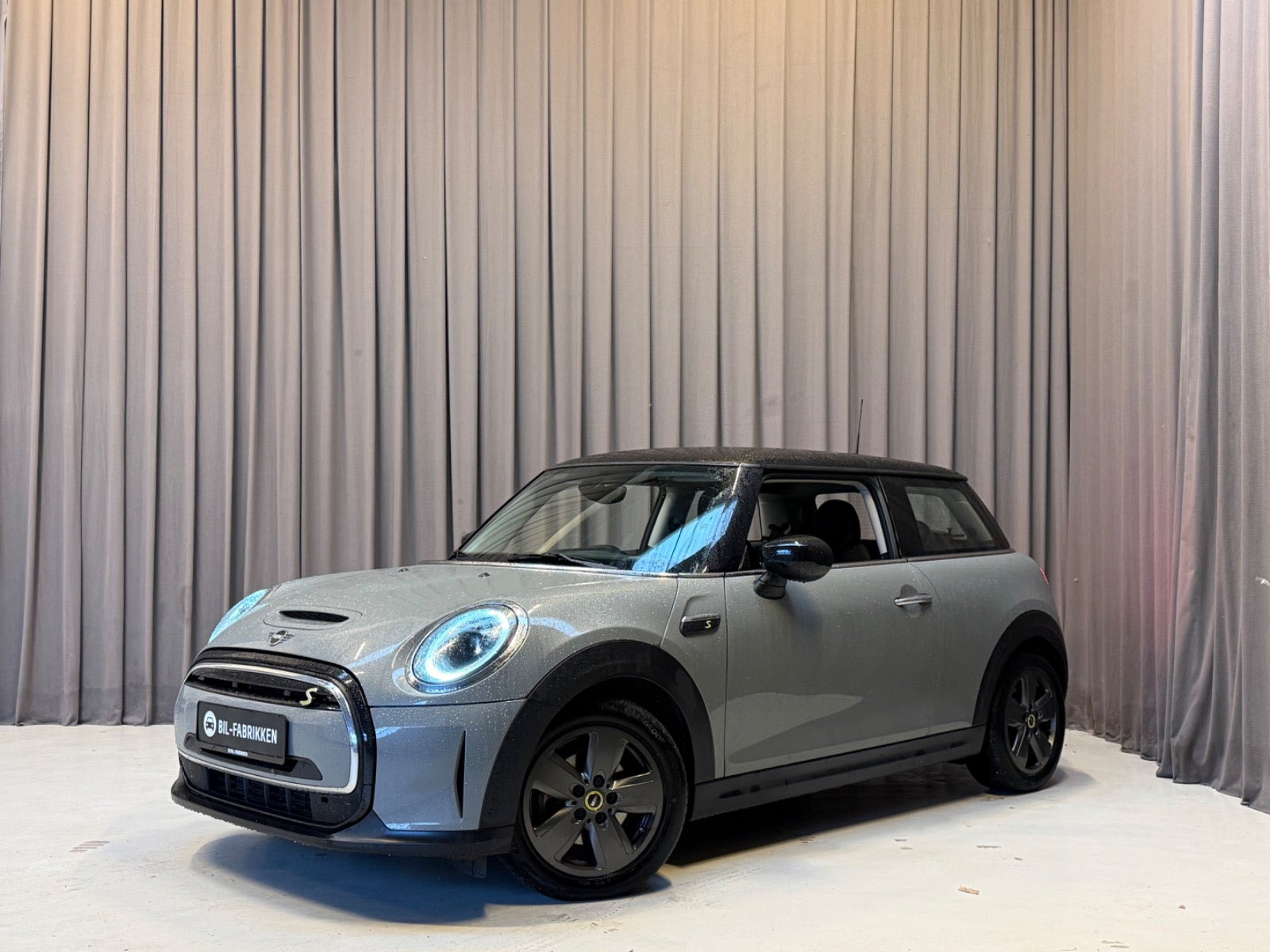 Grå Mini Cooper SE fra 2022