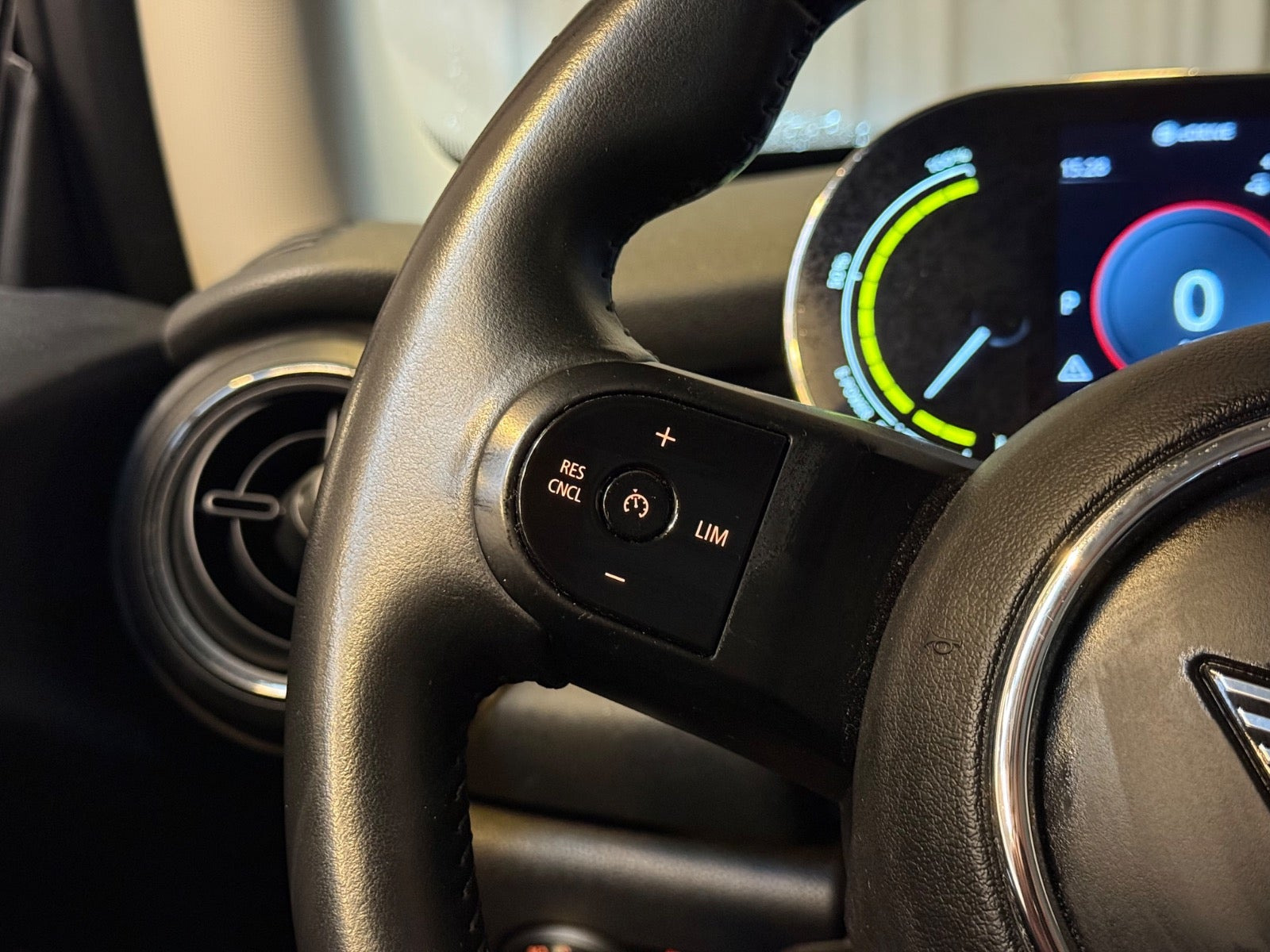 Grå Mini Cooper SE fra 2022