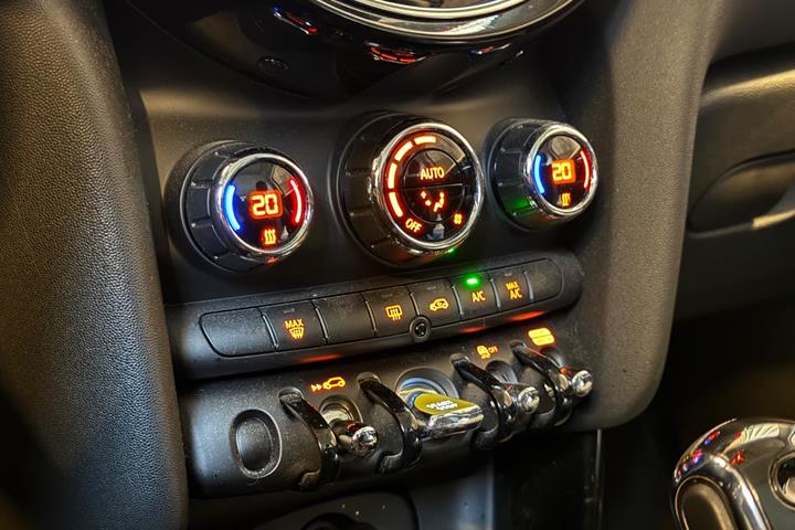 Grå Mini Cooper SE fra 2022