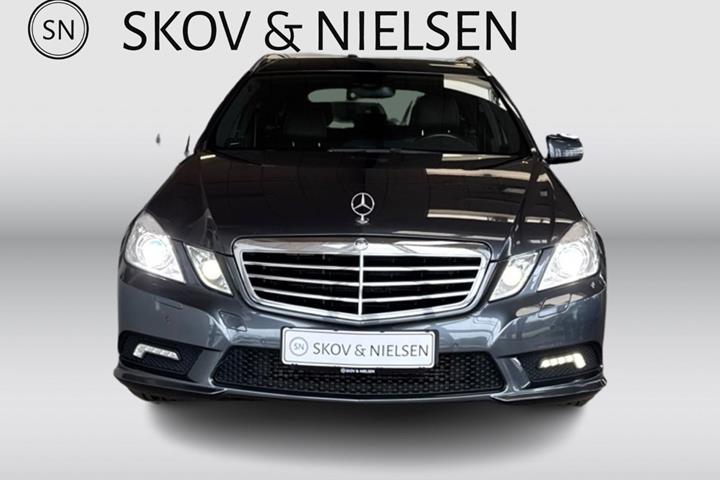 Grå Mercedes E250 fra 2011