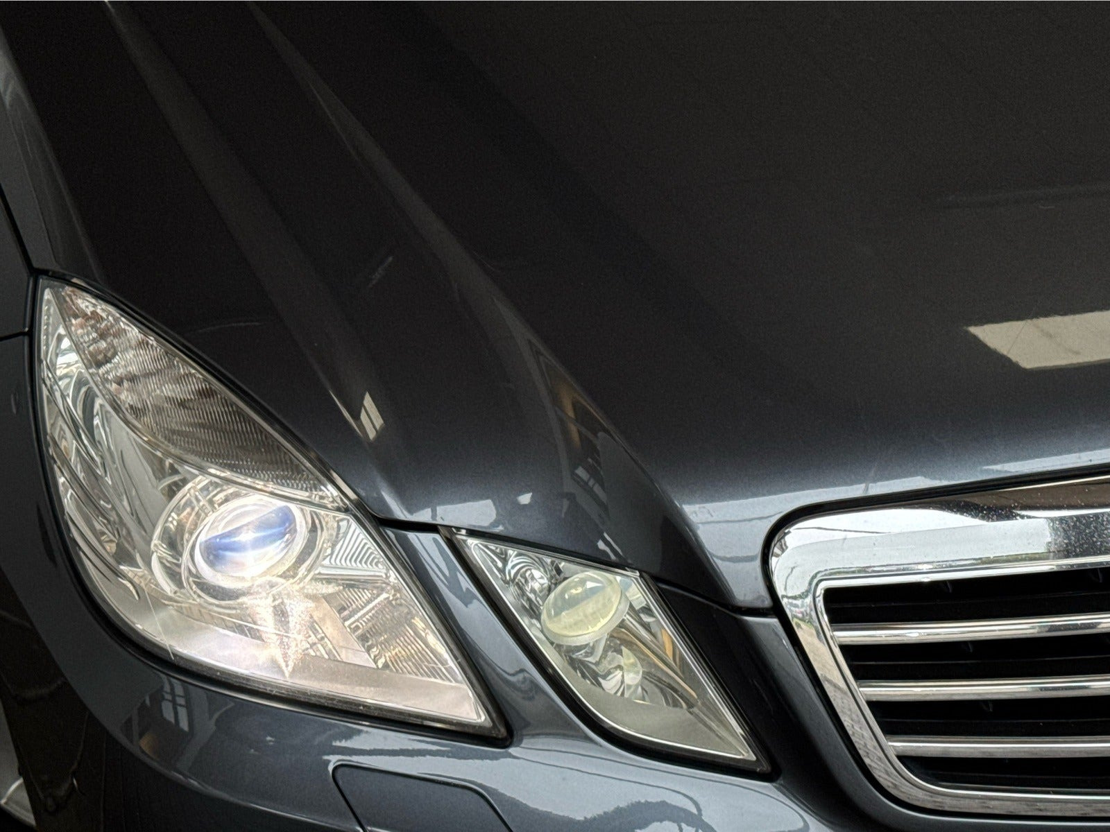 Grå Mercedes E250 fra 2011