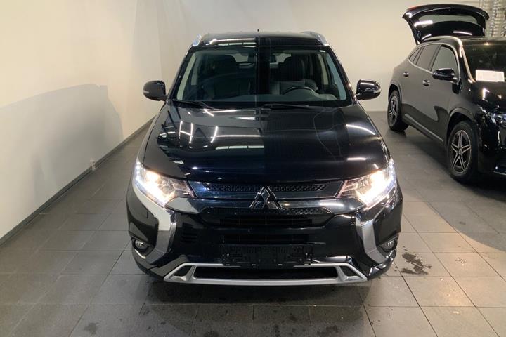 Sort Mitsubishi Outlander fra 2020
