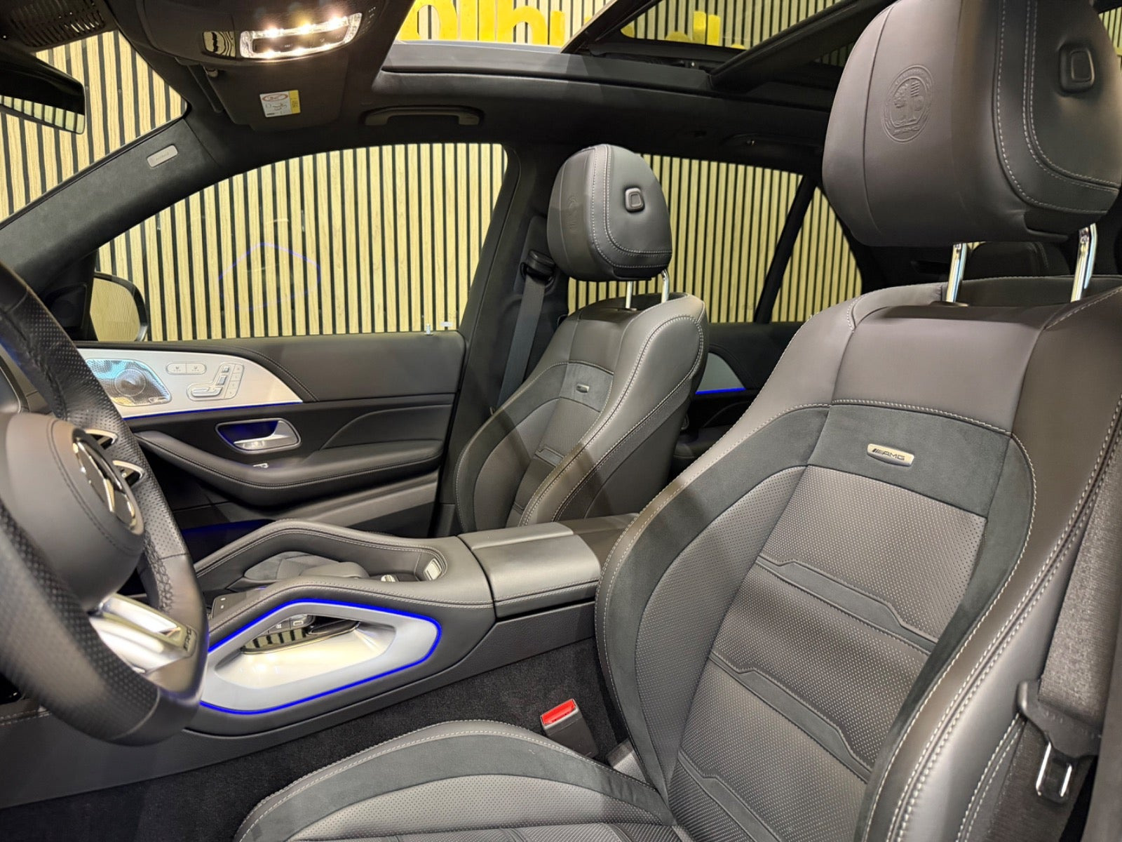 Sort Mercedes GLE53 fra 2025