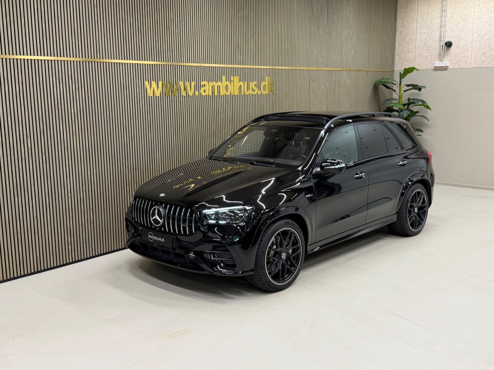 Sort Mercedes GLE53 fra 2025