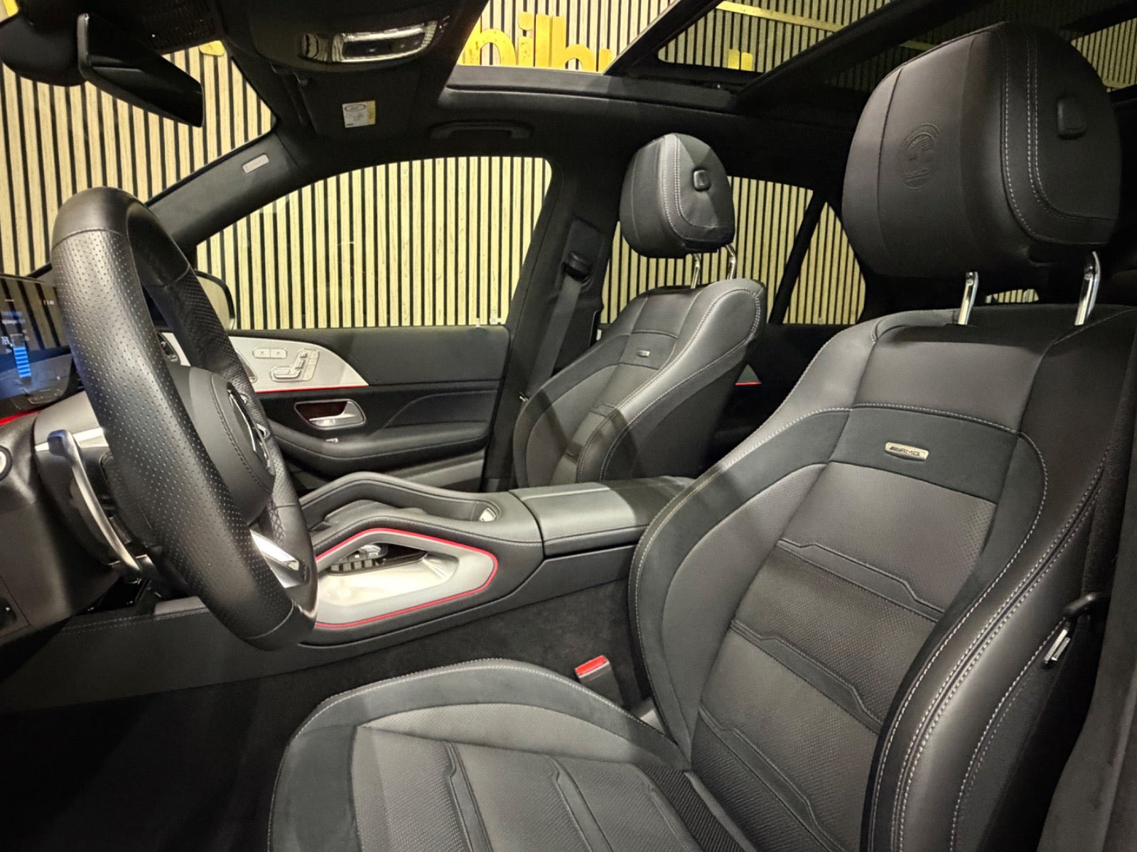 Sort Mercedes GLE53 fra 2025