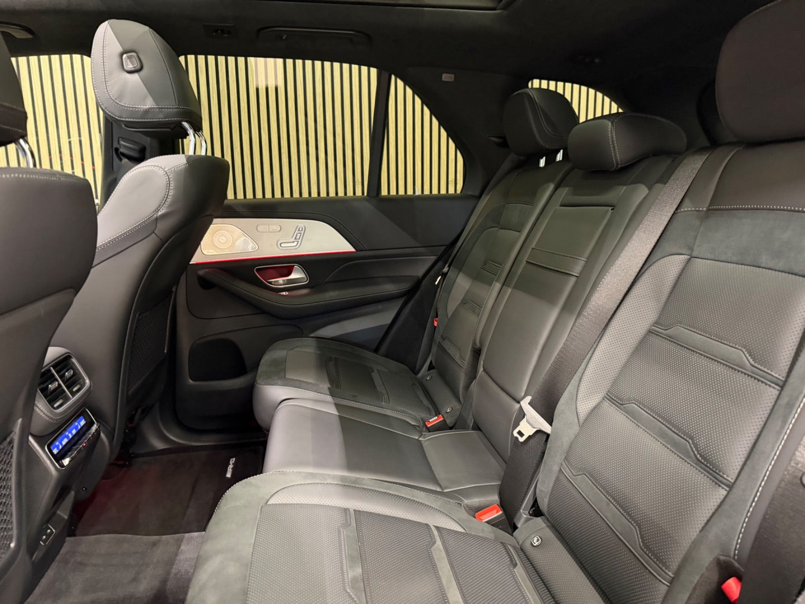 Sort Mercedes GLE53 fra 2025