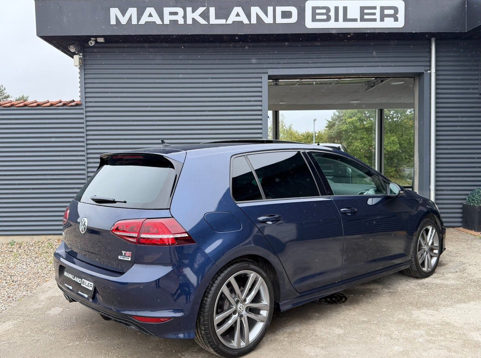Blå VW Golf VII fra 2017
