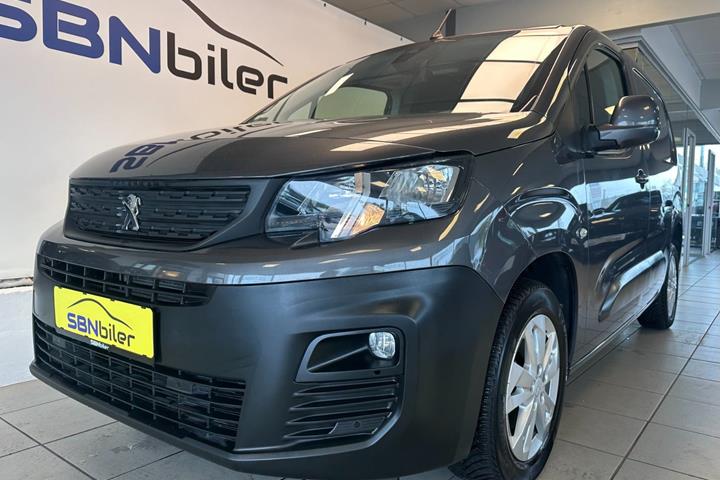 Grå Peugeot Partner fra 2018