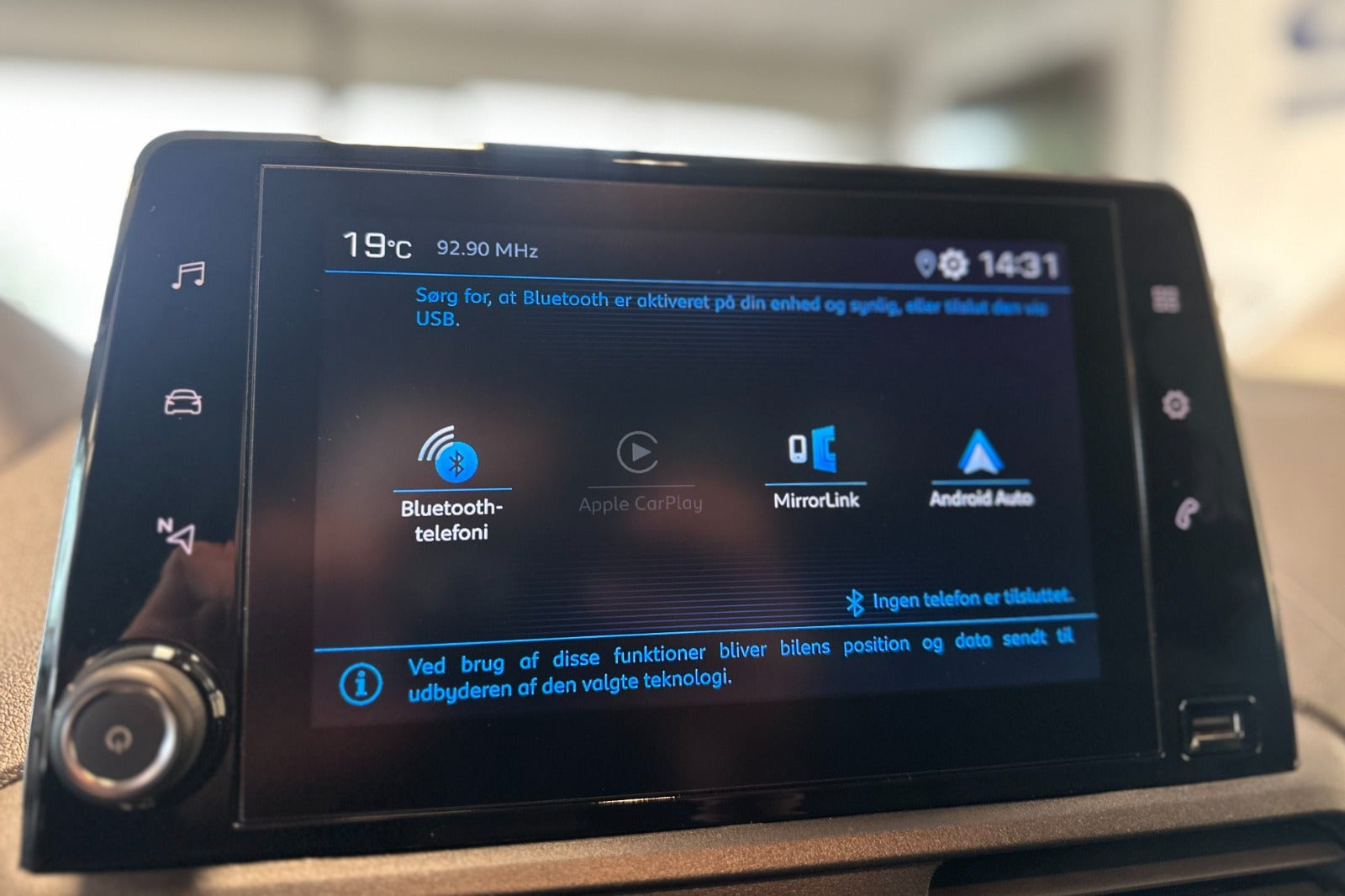 Grå Peugeot Partner fra 2018