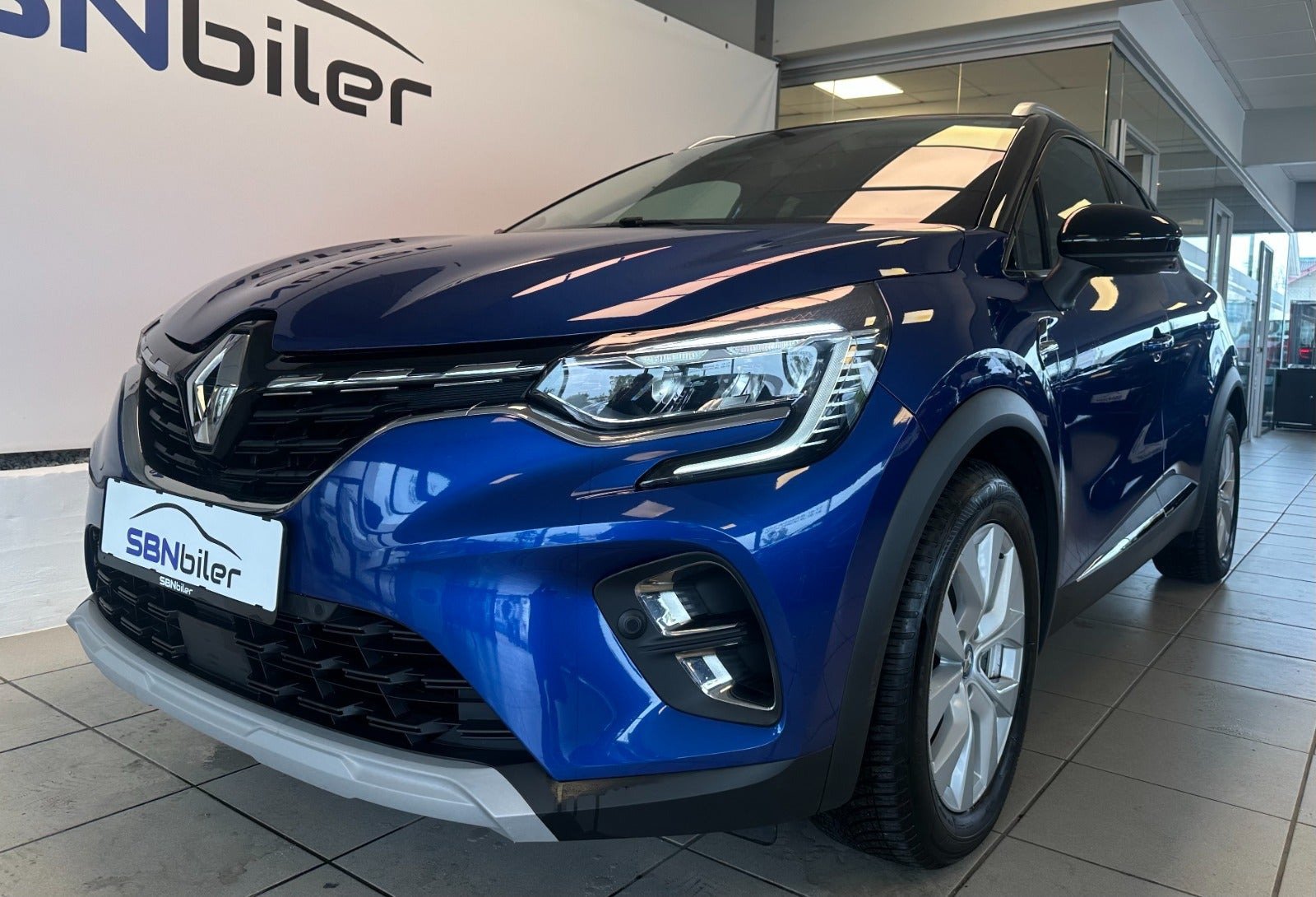 Blå Renault Captur fra 2020