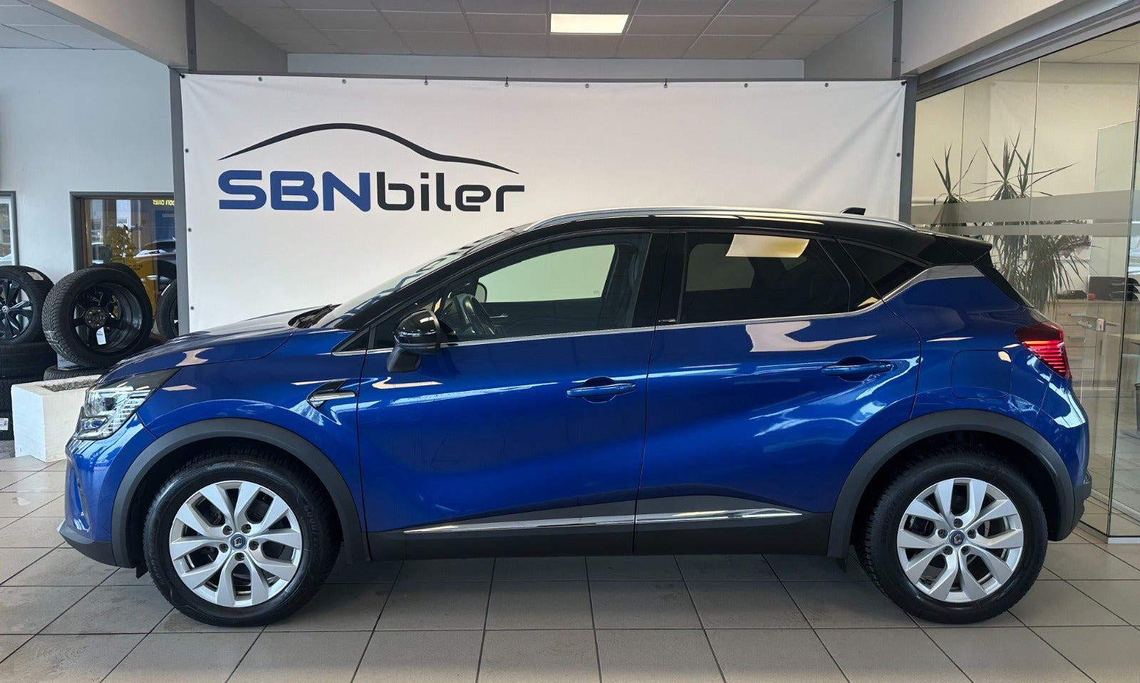 Blå Renault Captur fra 2020