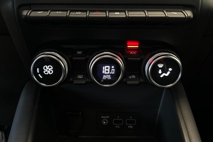 Blå Renault Captur fra 2020