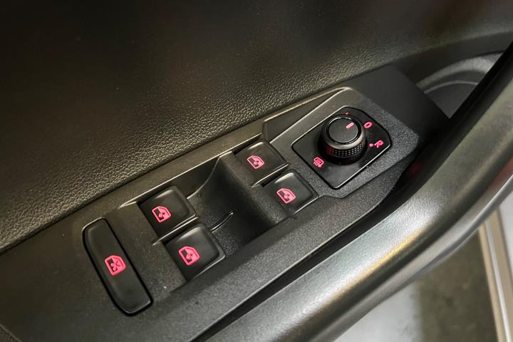 Grå VW Polo fra 2020