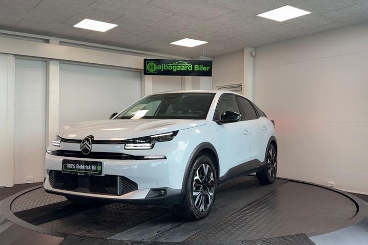 Hvid Citroën ë-C4 fra 2025 set udefra