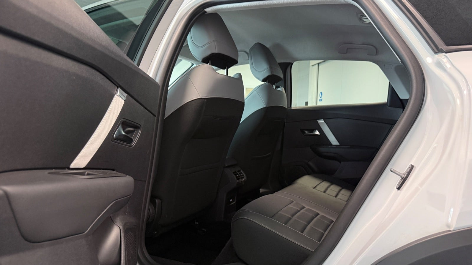 Hvid Citroën ë-C4 fra 2025