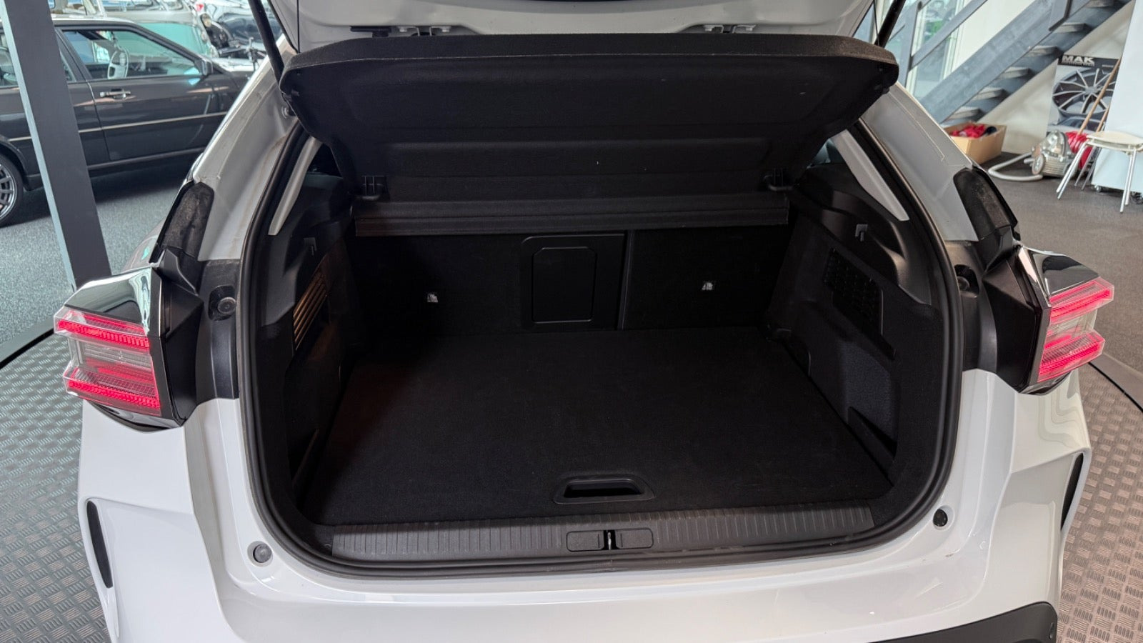 Hvid Citroën ë-C4 fra 2025