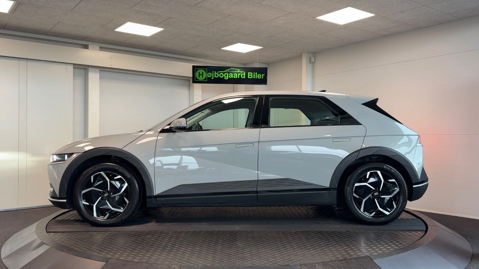 Grå Hyundai Ioniq 5 fra 2021
