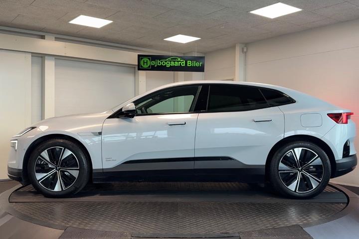 Grå Polestar 4 fra 2026