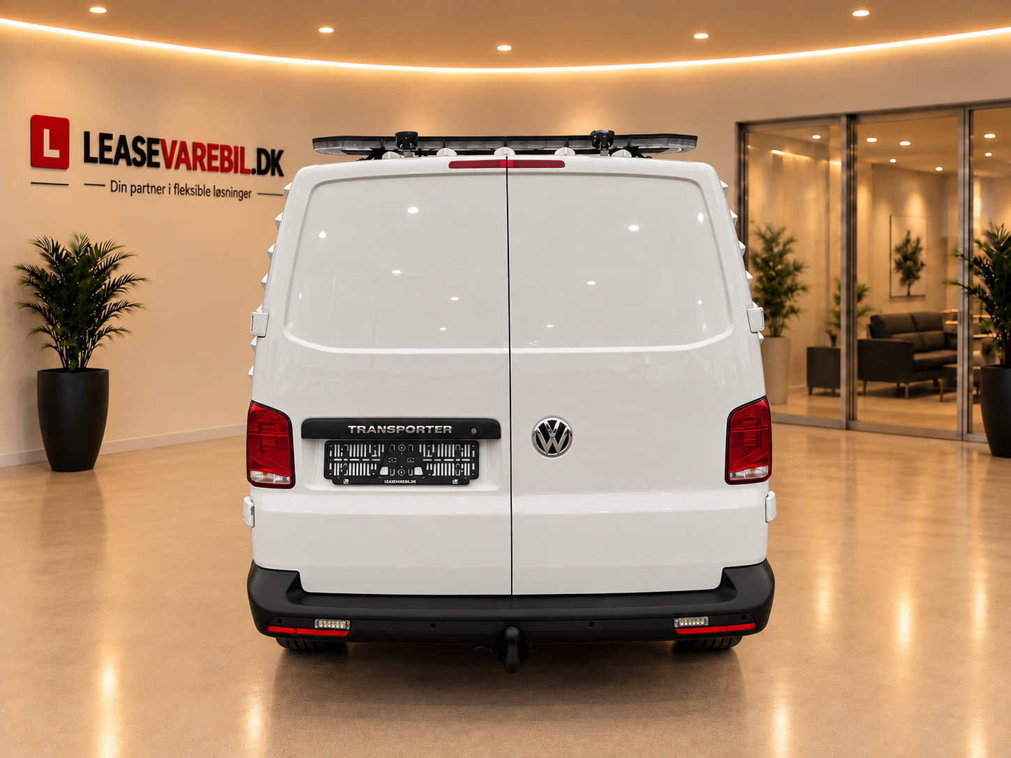 Hvid VW Transporter fra 2020