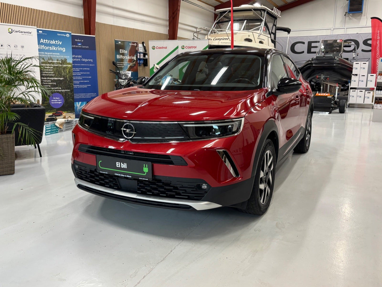 Rød Opel Mokka-e fra 2021