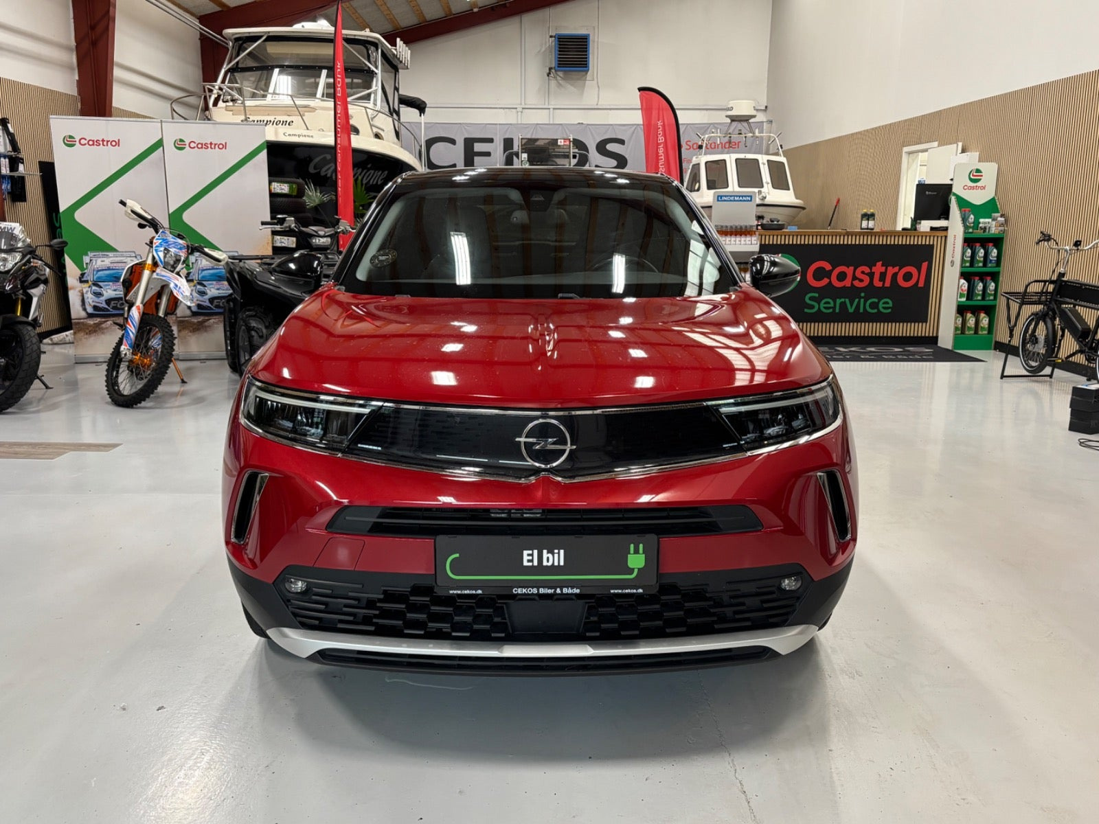 Rød Opel Mokka-e fra 2021