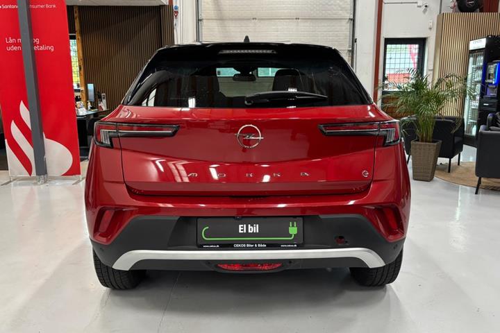 Rød Opel Mokka-e fra 2021