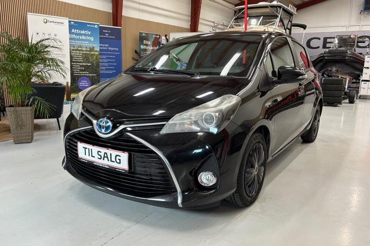Sort Toyota Yaris fra 2015