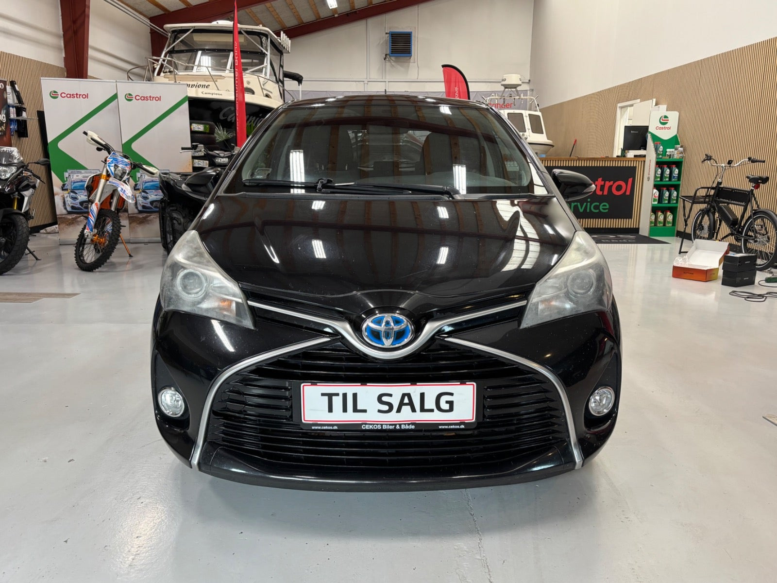 Sort Toyota Yaris fra 2015