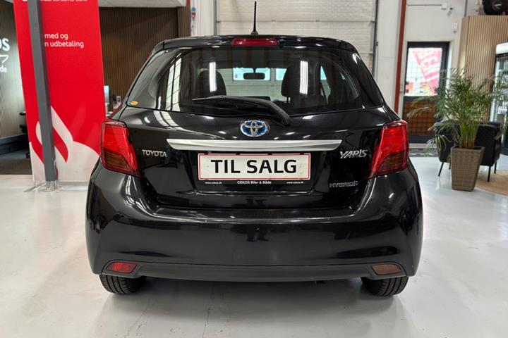 Sort Toyota Yaris fra 2015