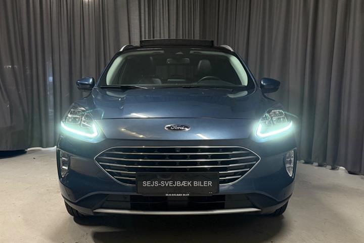 Blå Ford Kuga fra 2022
