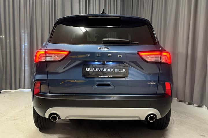 Blå Ford Kuga fra 2022