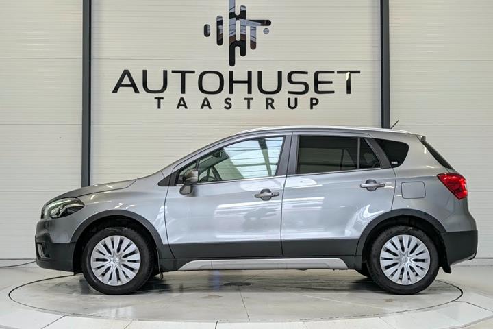 Grå Suzuki S-Cross fra 2016