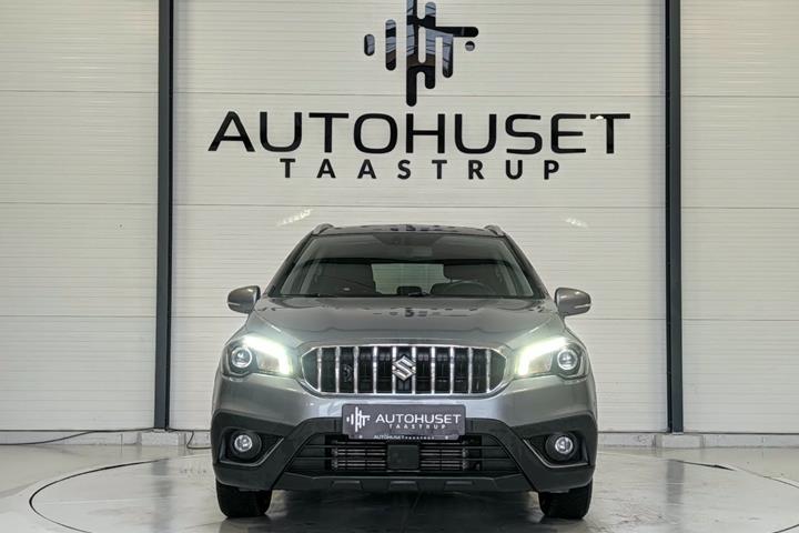 Grå Suzuki S-Cross fra 2016