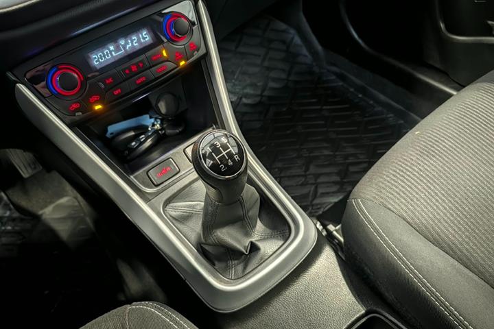 Grå Suzuki S-Cross fra 2016