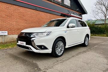 Mitsubishi Outlander 2,4 PHEV Invite CVT 4WD