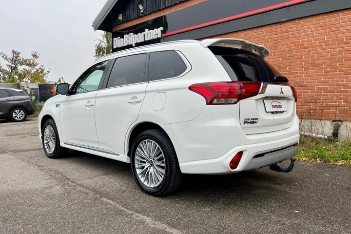 undefined Mitsubishi Outlander fra 2020